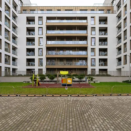 Center With Free Garage By Renters Apartment Poznan