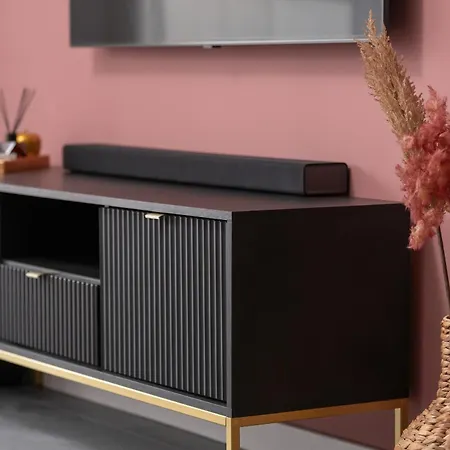 Center With Free Garage By Renters