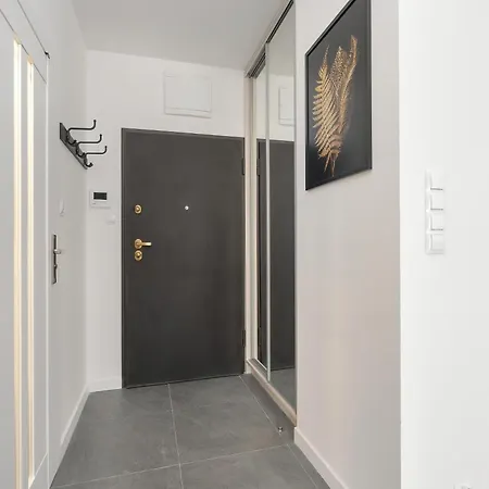 Center With Free Garage By Renters بوزنان