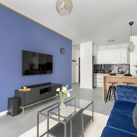 Center With Free Garage By Renters Lägenhet *