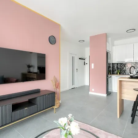 Center With Free Garage By Renters Lägenhet Poznań