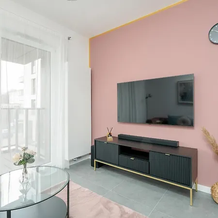 Center With Free Garage By Renters Lägenhet *