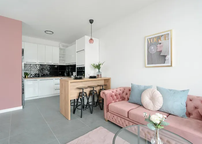 Center With Free Garage By Renters