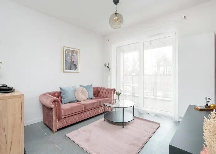 Apartment Center With Free Garage By Renters